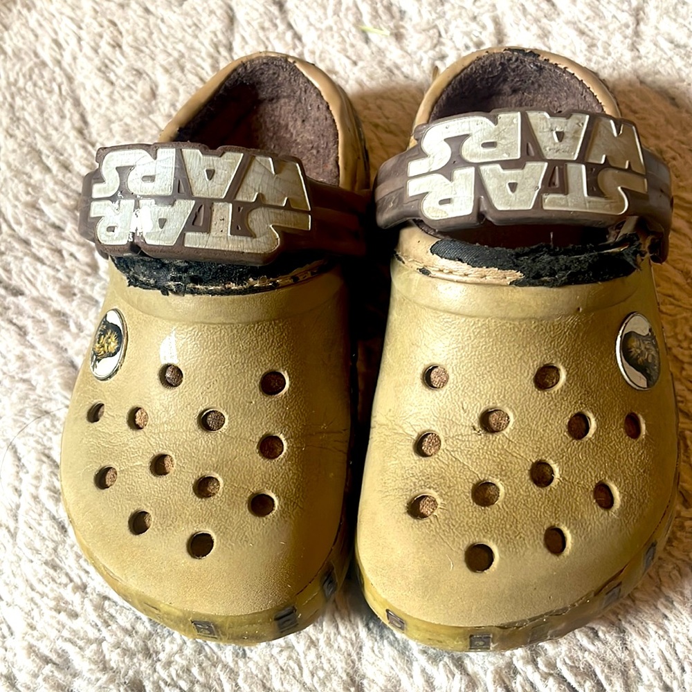 Croc bundle! Sz 8